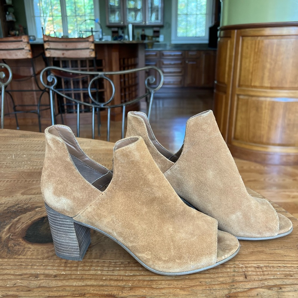 Steve Madden brown booties